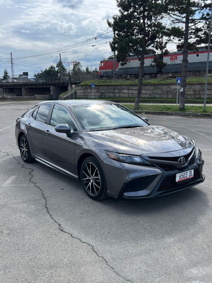 Toyota Camry - фото 3