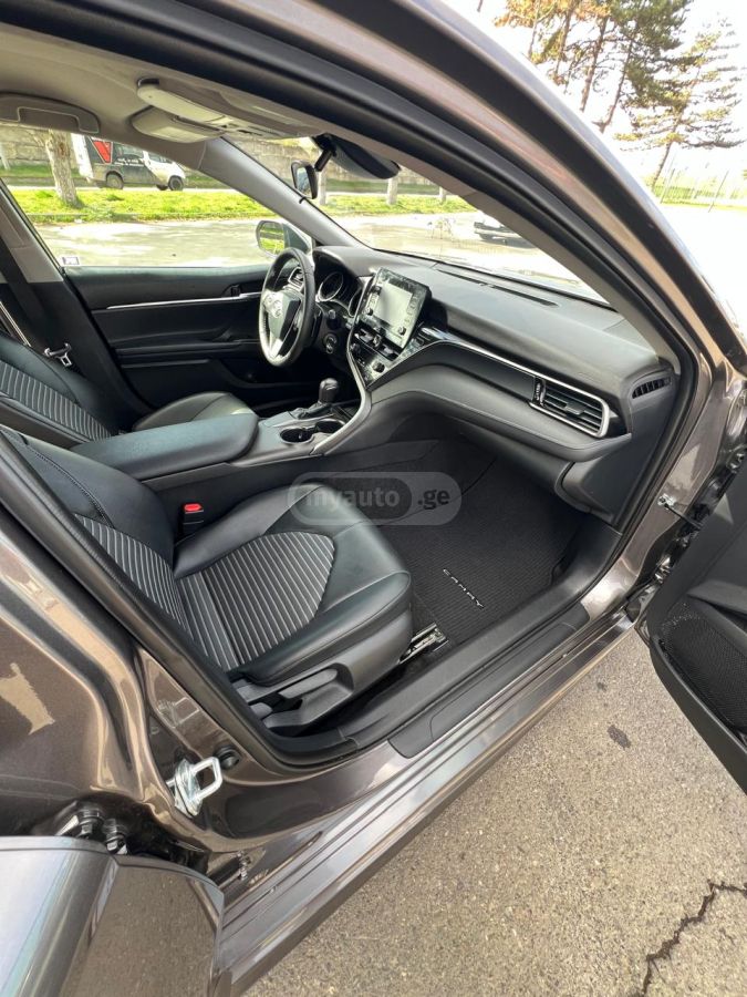 Toyota Camry - фото 7