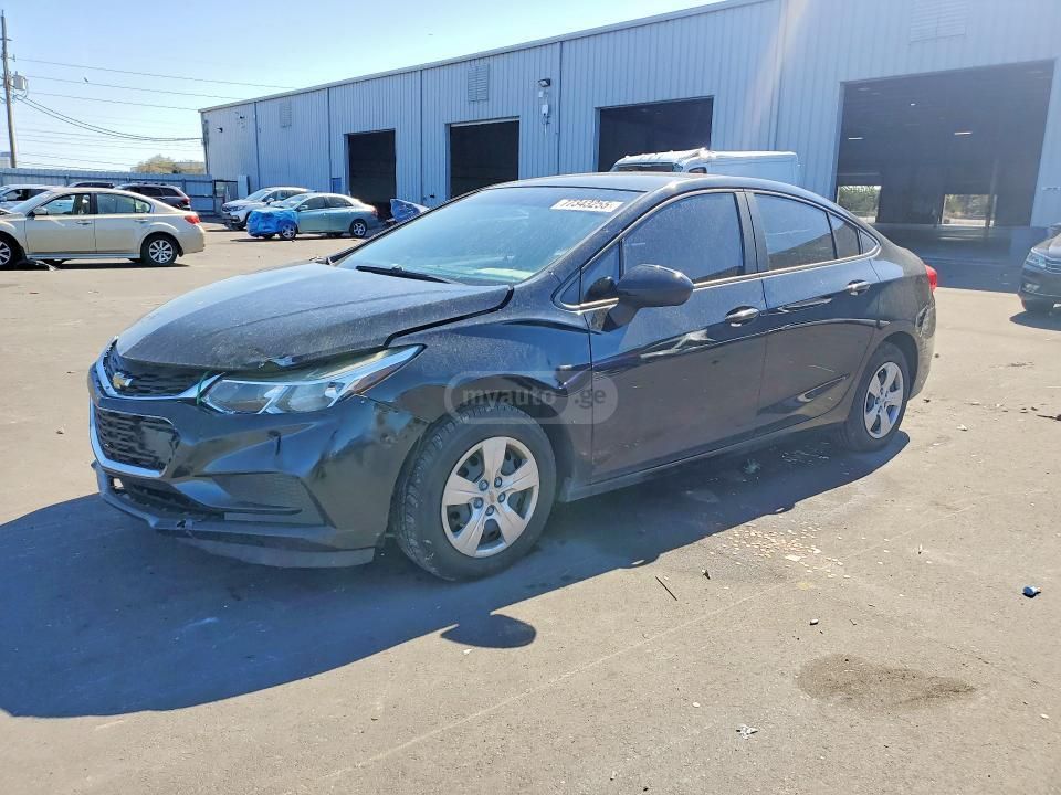 Chevrolet Cruze - фото 1