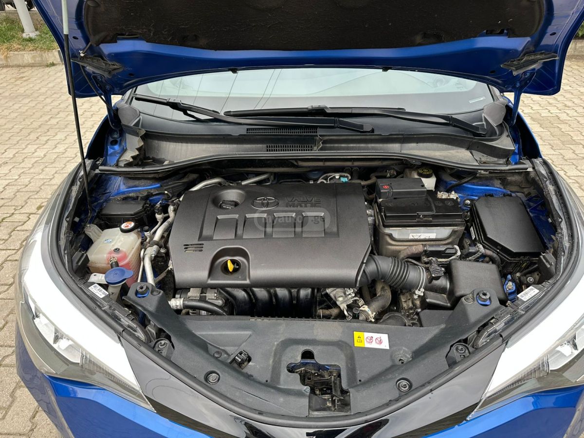 Toyota LE 4dr Front-Wheel Drive Sport — миниатюра 13