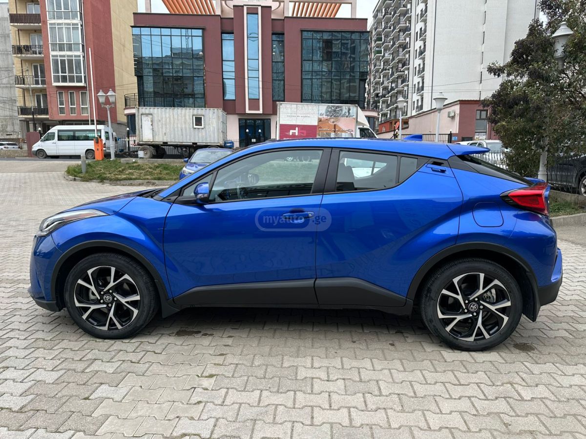 Toyota LE 4dr Front-Wheel Drive Sport — миниатюра 2