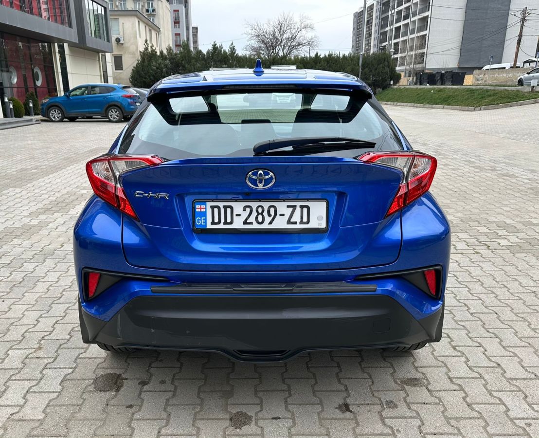 Toyota LE 4dr Front-Wheel Drive Sport — миниатюра 4