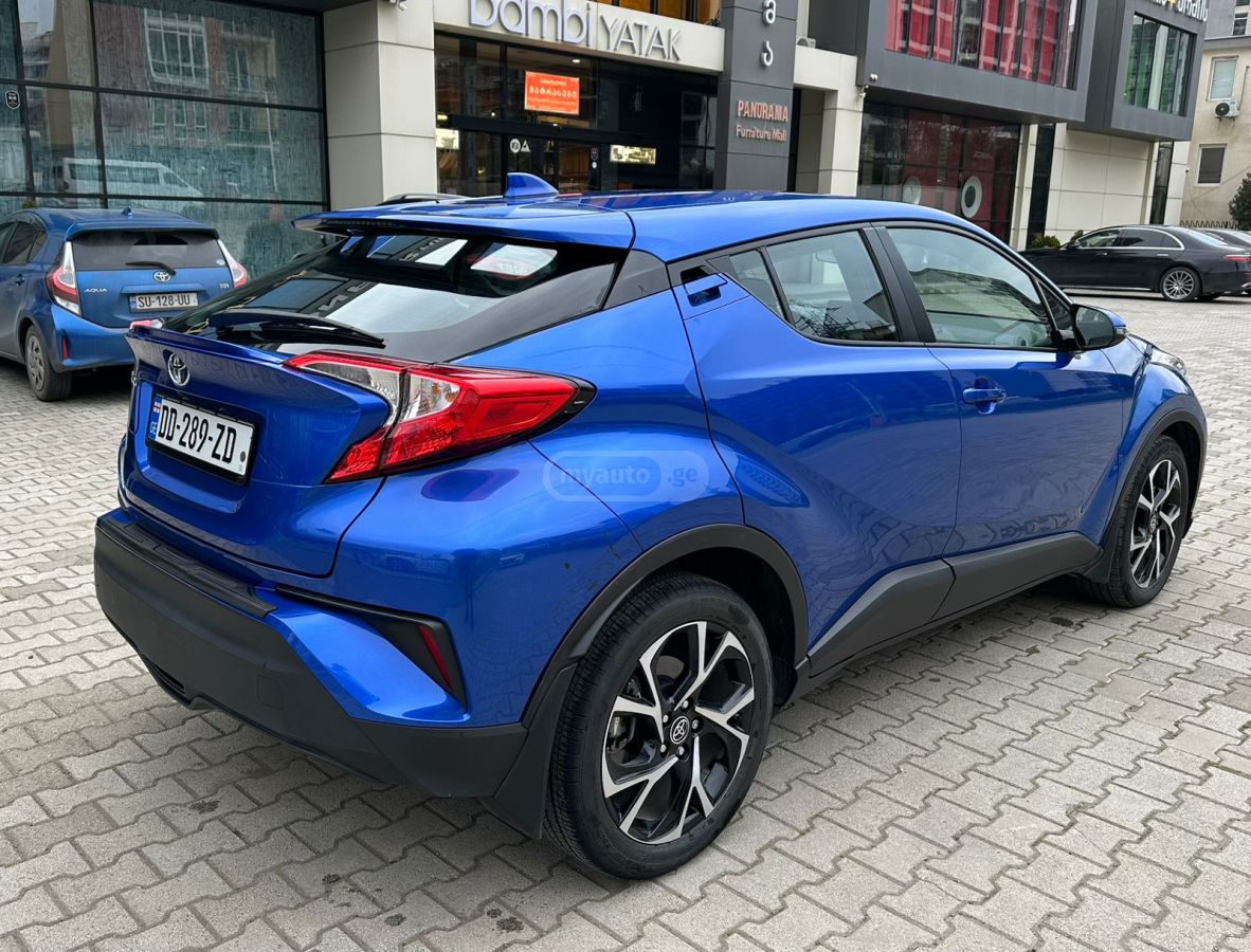 Toyota LE 4dr Front-Wheel Drive Sport — миниатюра 5