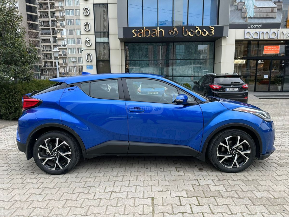 Toyota LE 4dr Front-Wheel Drive Sport — миниатюра 6