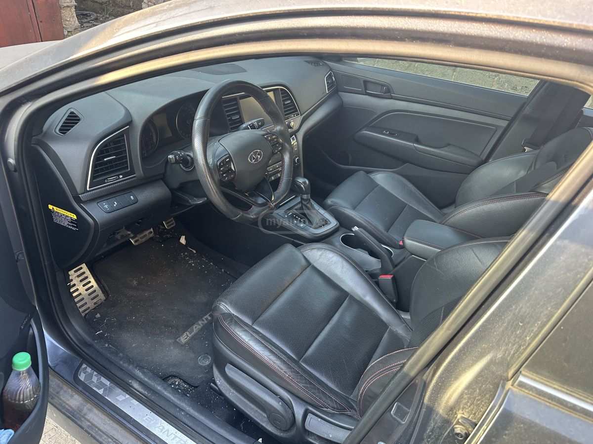 Hyundai Elantra - фото 8