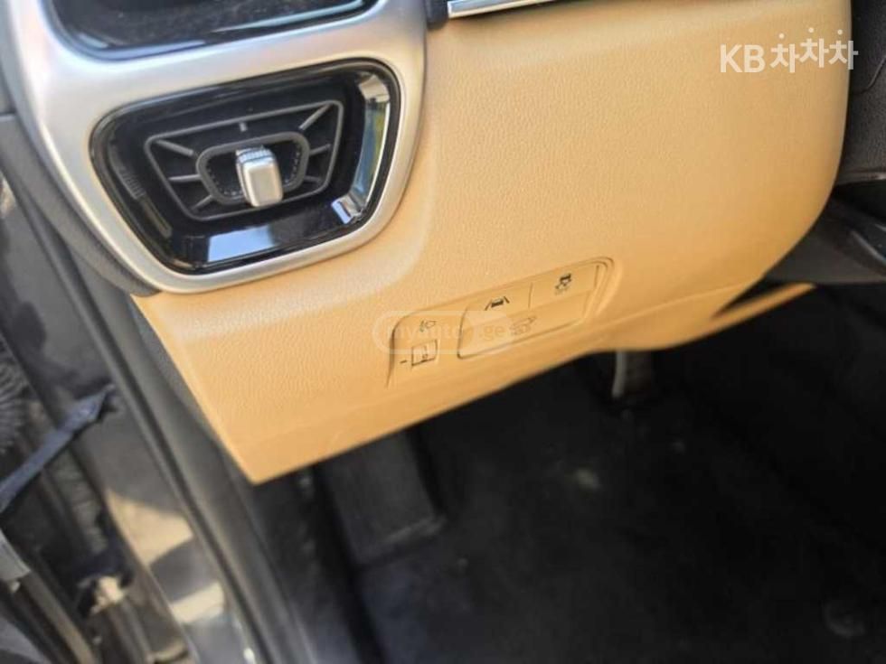 Kia Sorento - фото 6