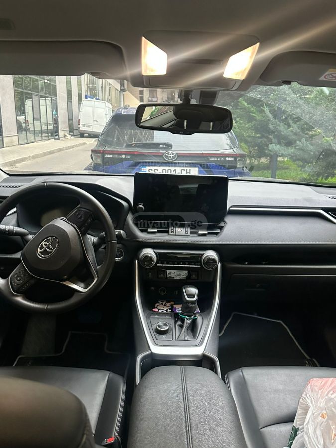 Toyota LE 4dr All Wheel Drive Automat — миниатюра 5