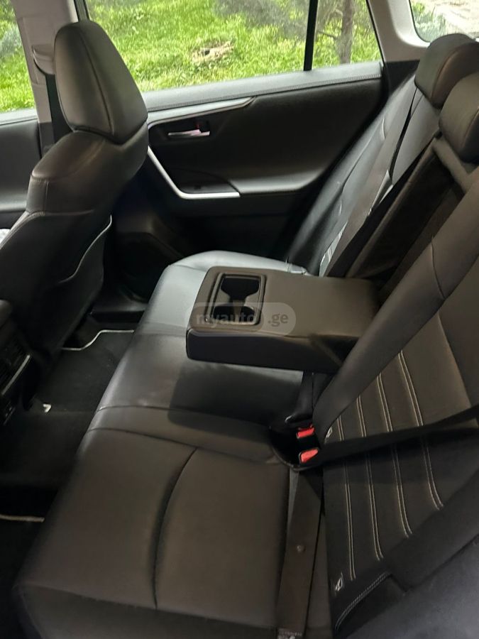 Toyota LE 4dr All Wheel Drive Automat — миниатюра 6