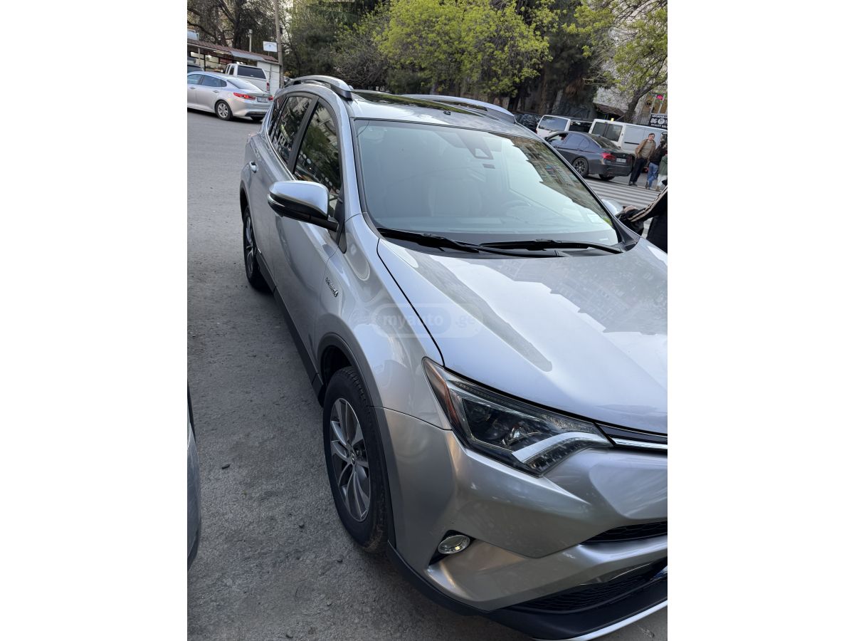Toyota Rav 4 - фото 3
