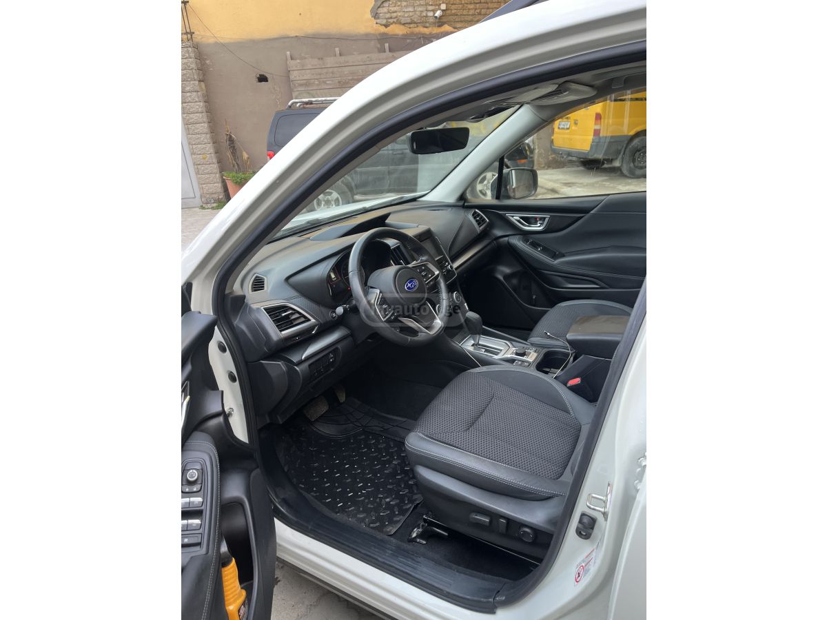 Subaru Premium 4dr All-Wheel Drive CV — миниатюра 10