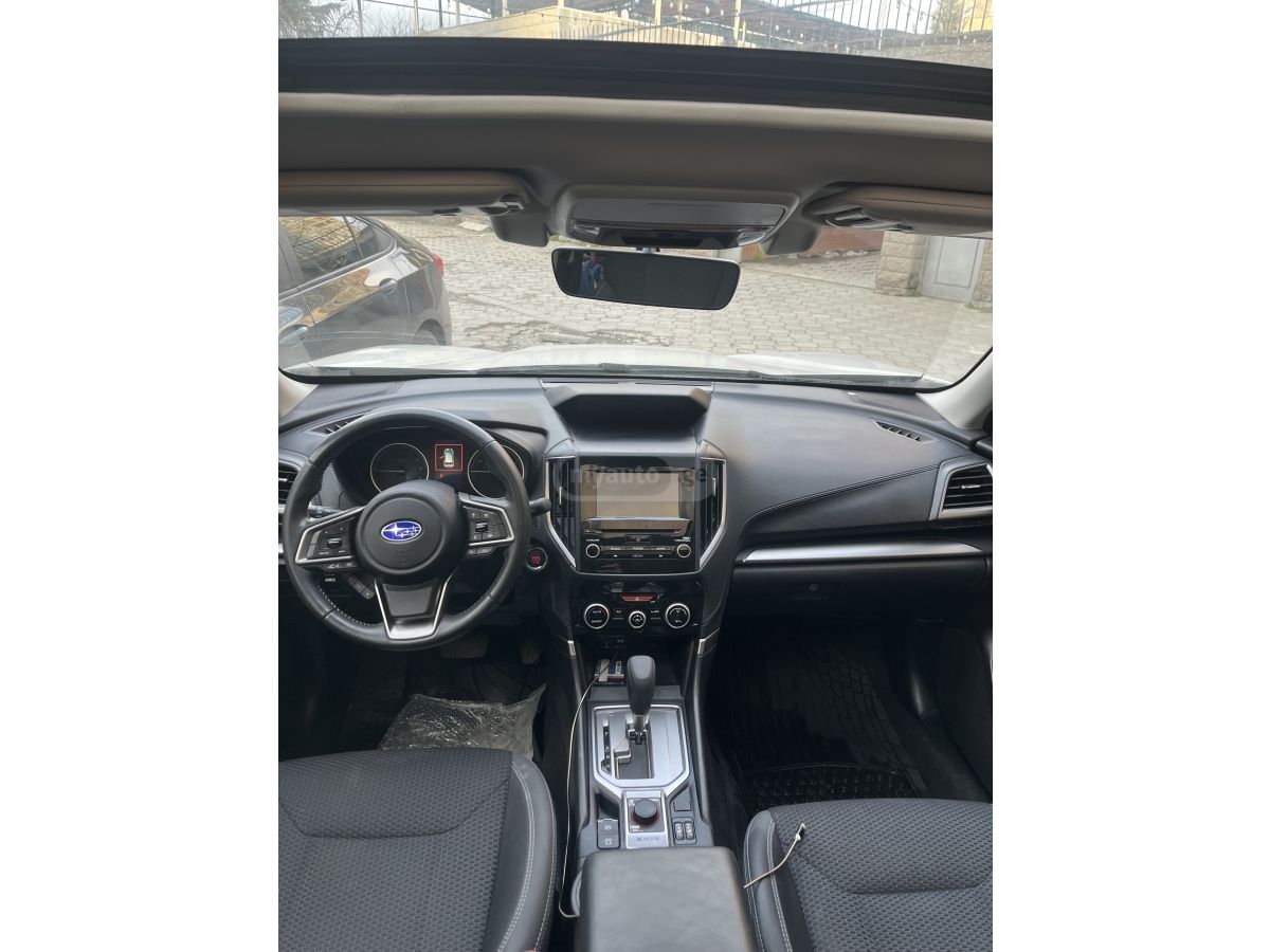 Subaru Premium 4dr All-Wheel Drive CV — миниатюра 11