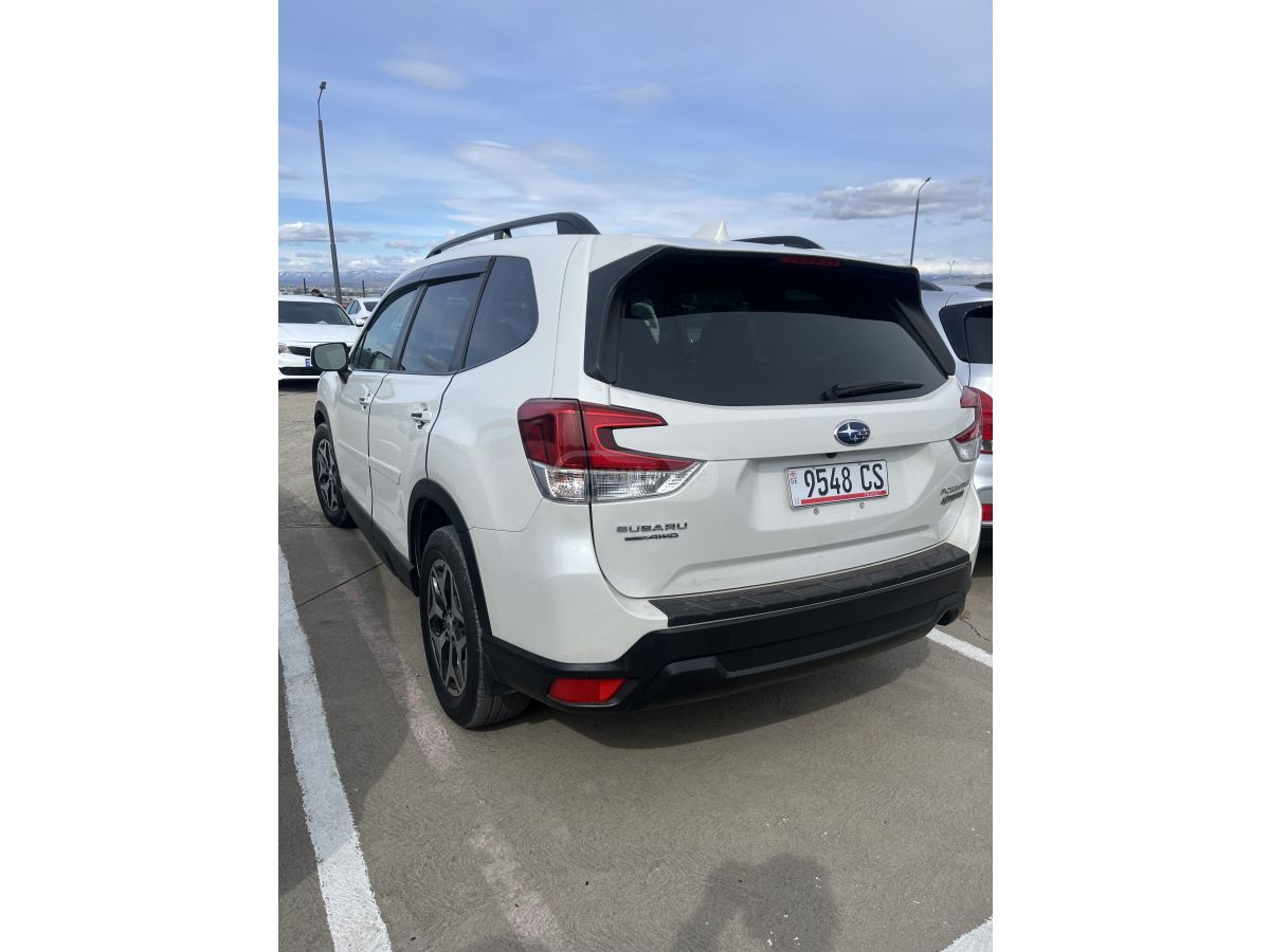 Subaru Premium 4dr All-Wheel Drive CV — миниатюра 2