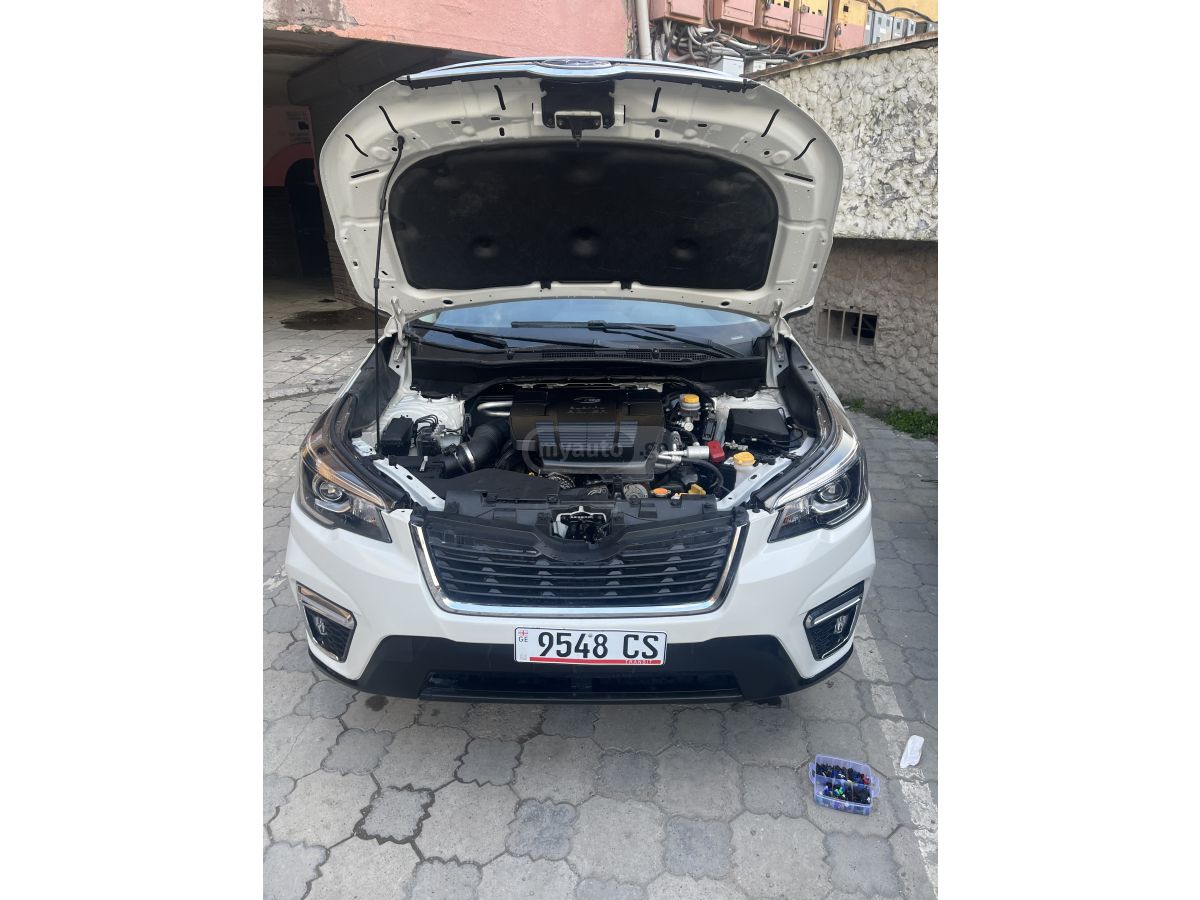 Subaru Premium 4dr All-Wheel Drive CV — миниатюра 4