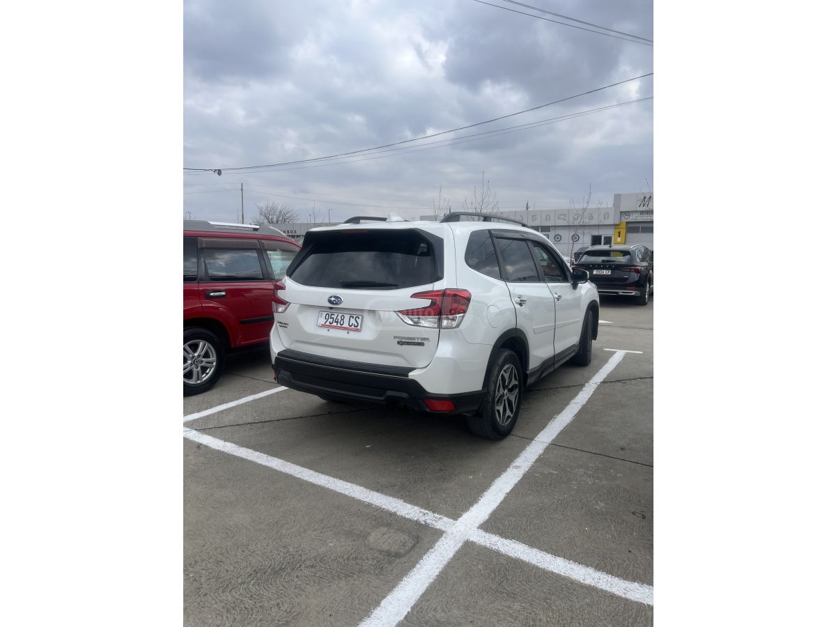 Subaru Premium 4dr All-Wheel Drive CV — миниатюра 5