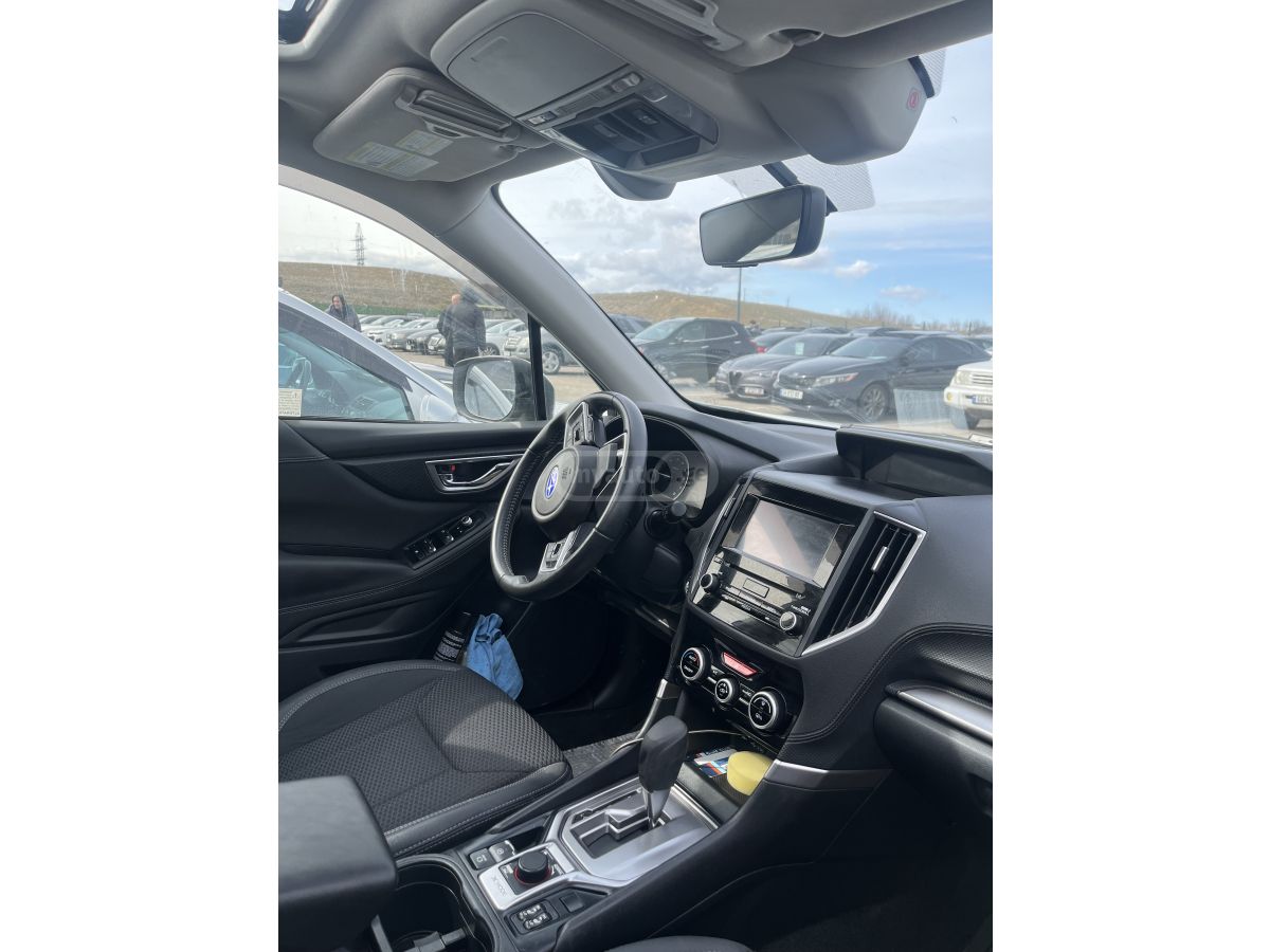 Subaru Premium 4dr All-Wheel Drive CV — миниатюра 7