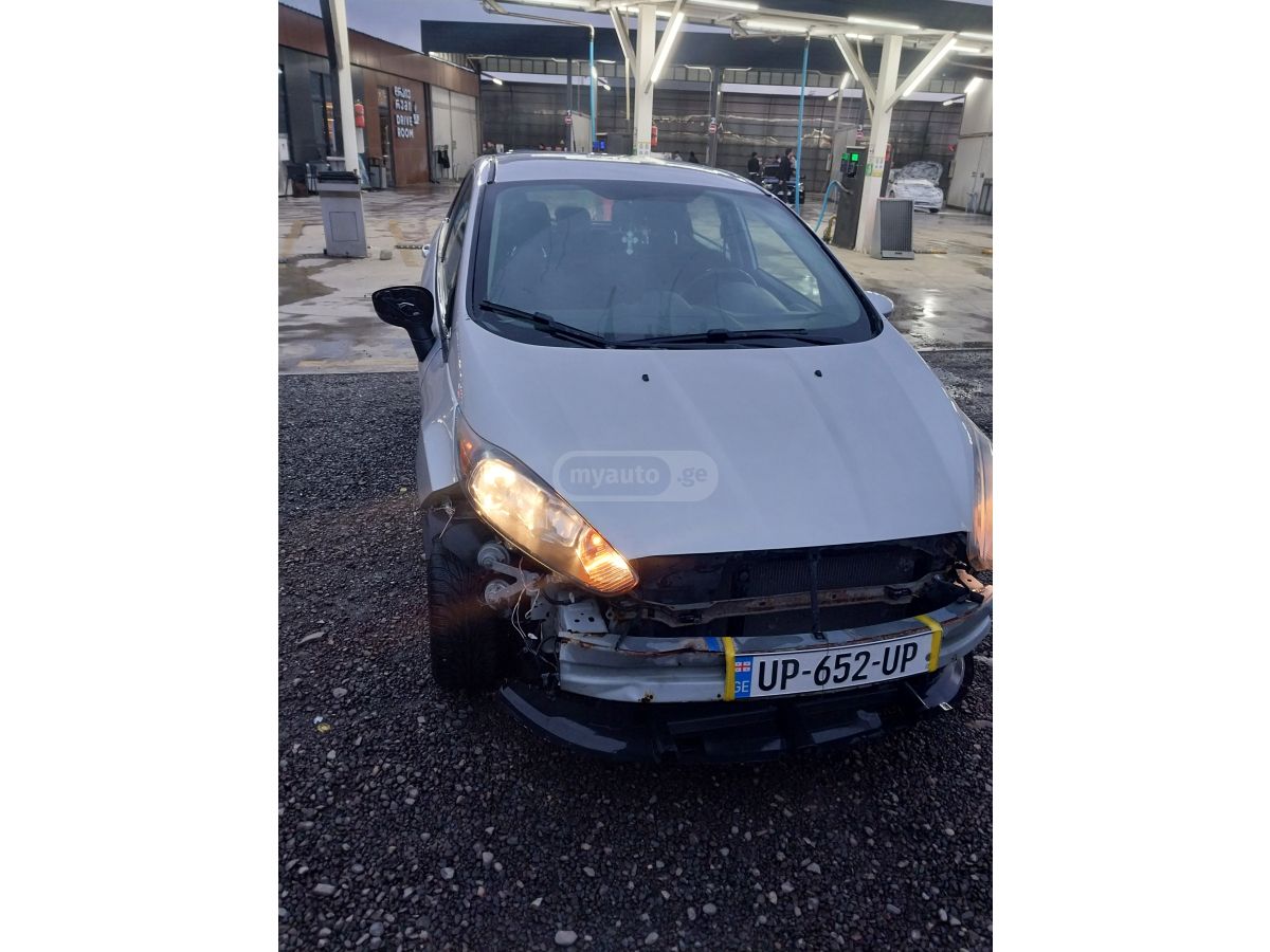 Ford Fiesta - фото 3