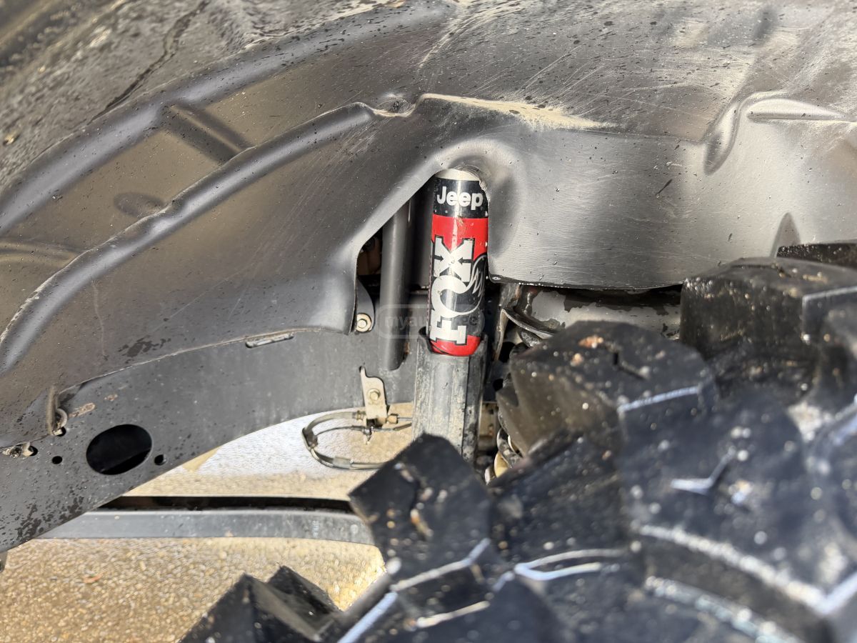 Jeep Wrangler - фото 8