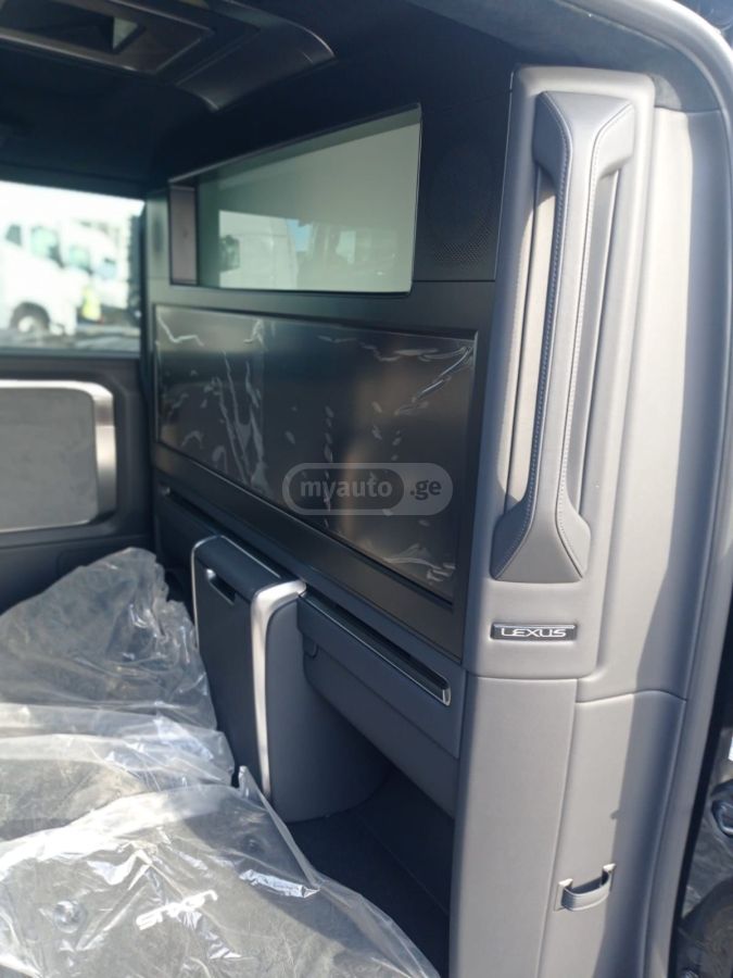 Lexus LM - фото 7