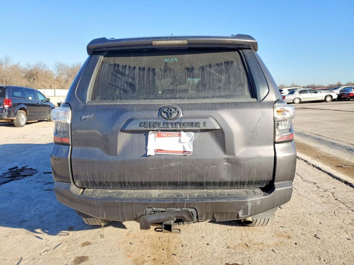 Toyota 4 Runner - фото 6