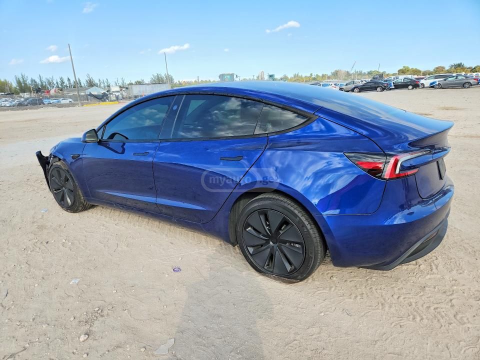 Tesla Model 3 - фото 5