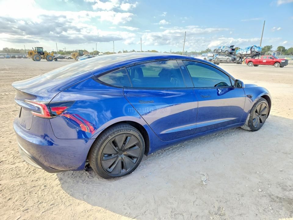 Tesla Model 3 - фото 6