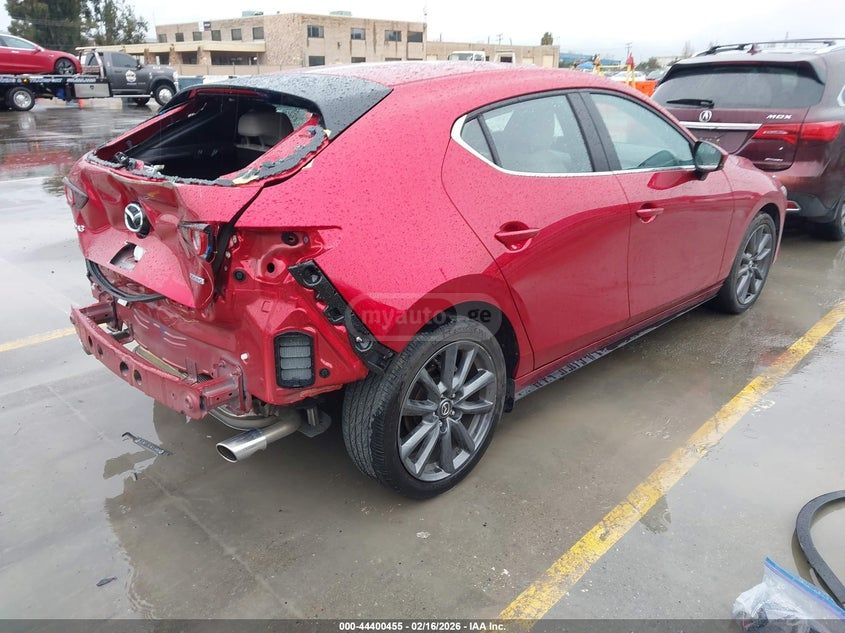 Mazda Mazda 3 - фото 4