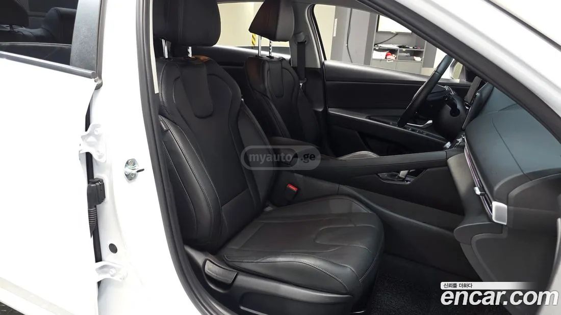 Hyundai Elantra 2026 — миниатюра 10