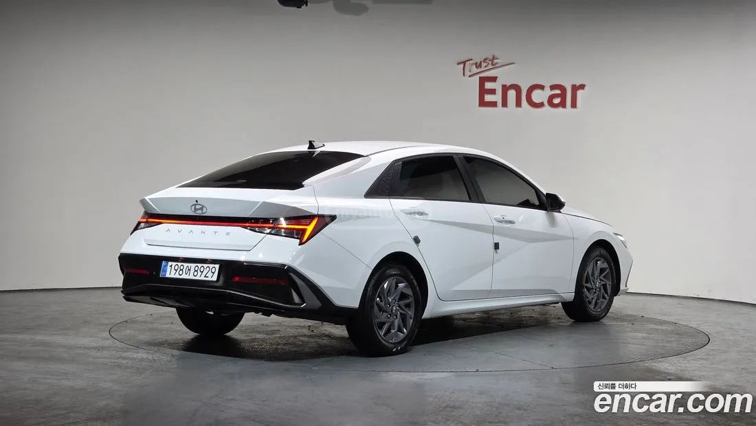 Hyundai Elantra 2026 — миниатюра 2