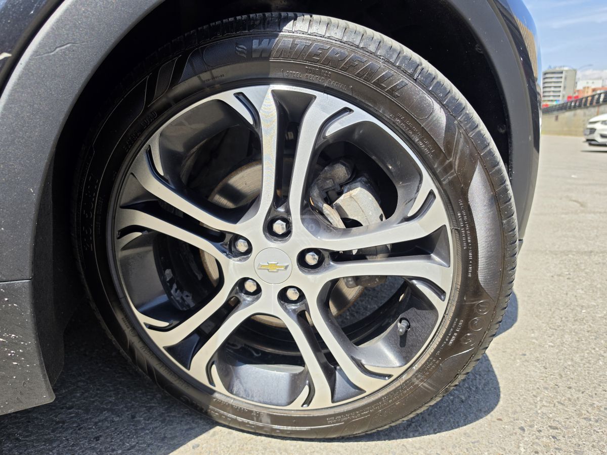 Chevrolet Bolt EV - фото 13