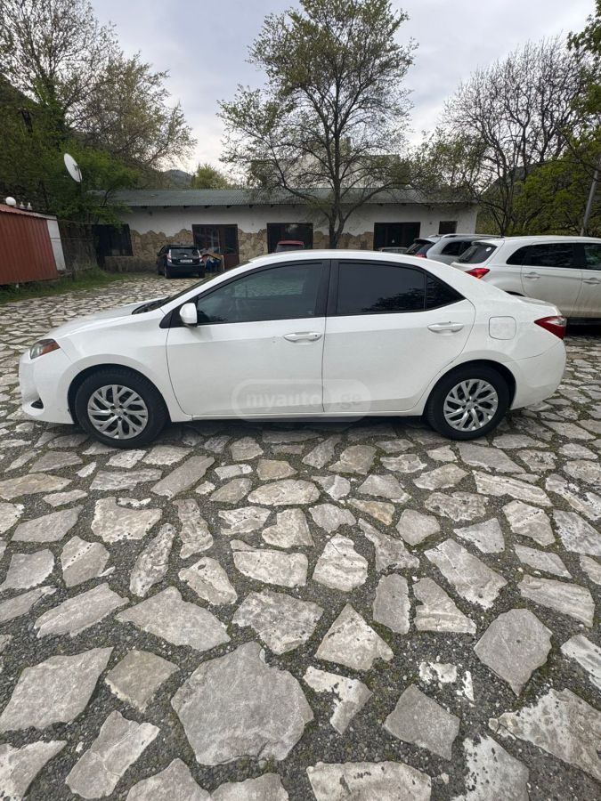 Toyota Corolla - фото 3