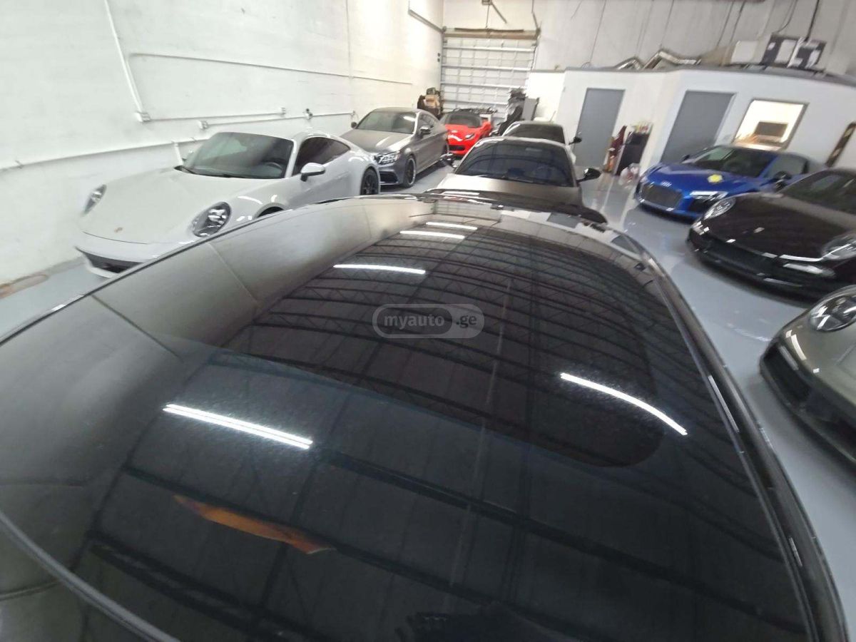 Mercedes-Benz AMG GT 63 - фото 12