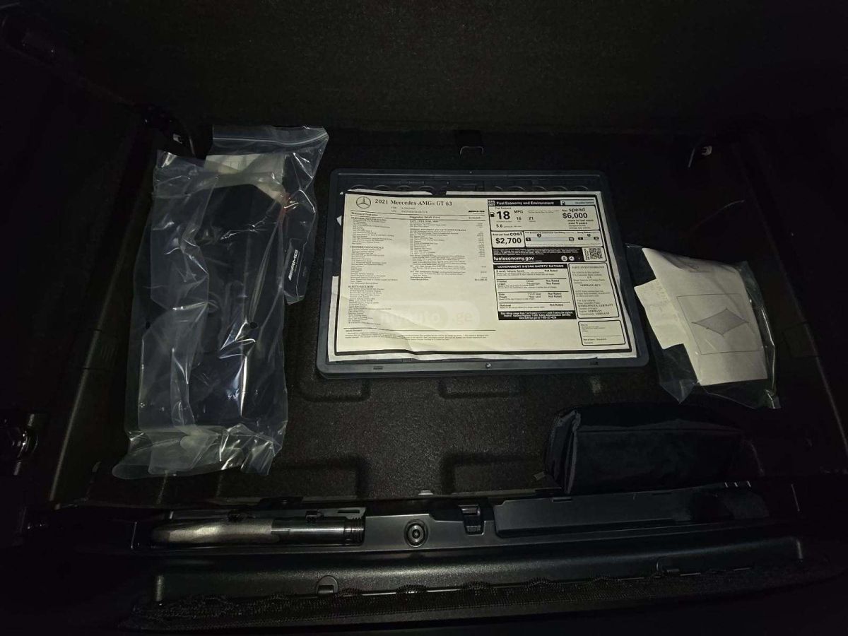 Mercedes-Benz AMG GT 63 - фото 13