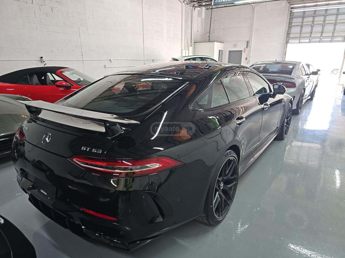 Mercedes-Benz AMG GT 63 - фото 3