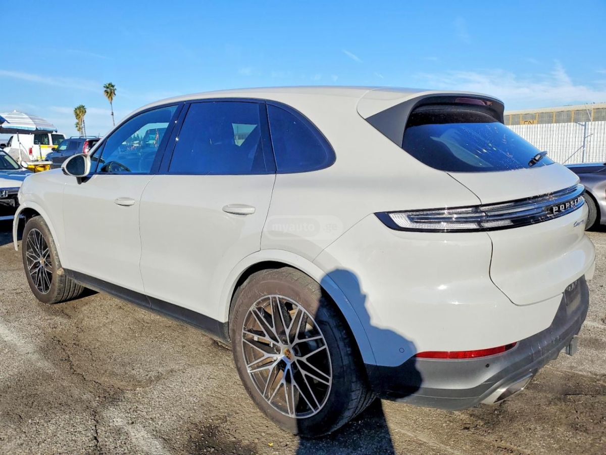 Porsche Cayenne 2024 — миниатюра 2