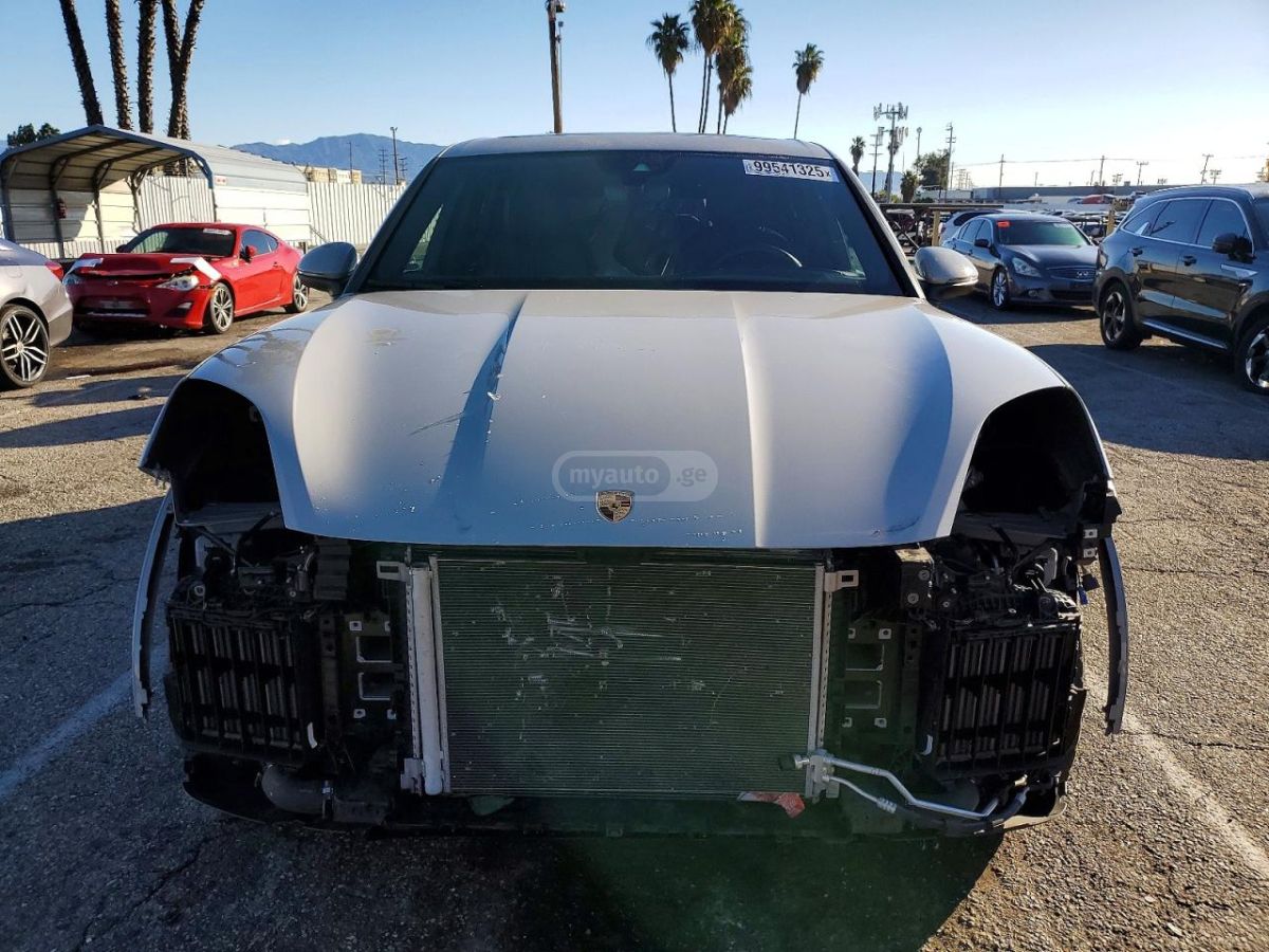 Porsche Cayenne 2024 — миниатюра 5