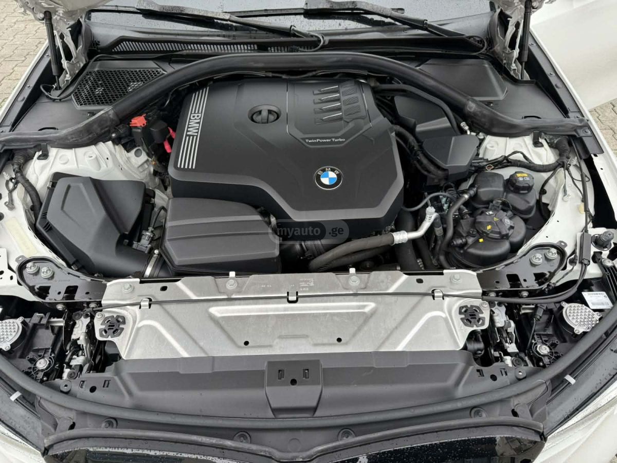 BMW Base 4dr Rear-Wheel Drive Seda — миниатюра 2