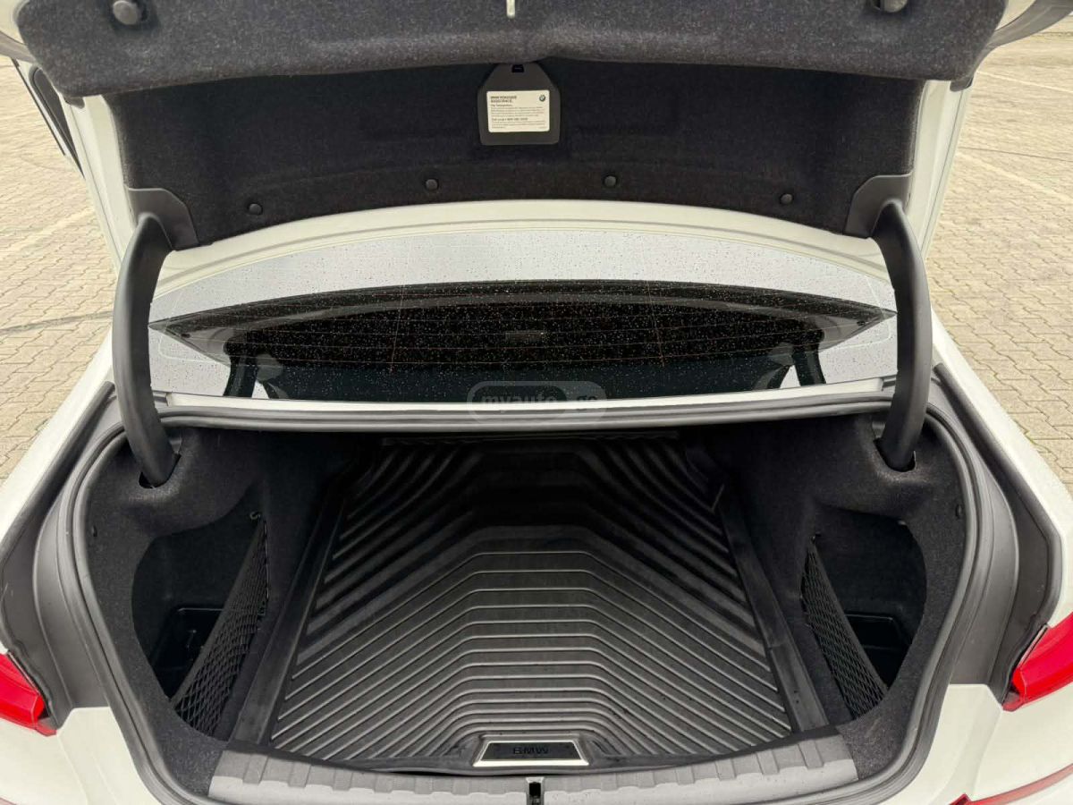 BMW Base 4dr Rear-Wheel Drive Seda — миниатюра 5