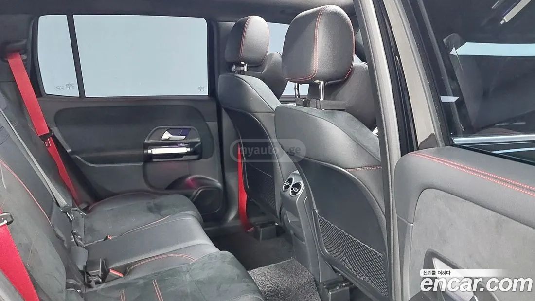 Mercedes-Benz GLB 35 AMG 2023 — миниатюра 10