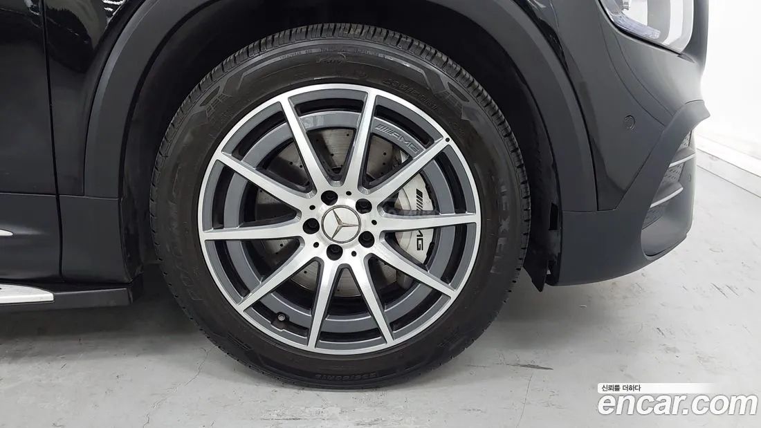 Mercedes-Benz GLB 35 AMG 2023 — миниатюра 5