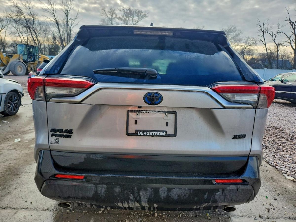 Toyota RAV 4 - фото 6