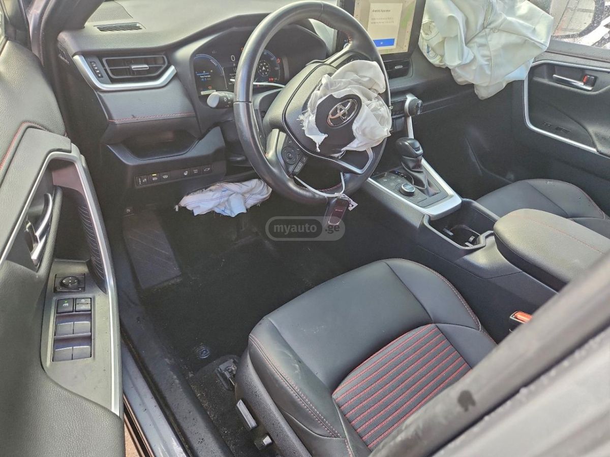 Toyota RAV 4 - фото 8