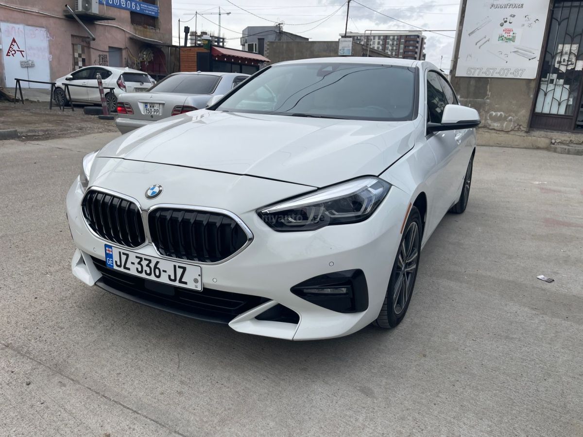 BMW 320 - фото 1