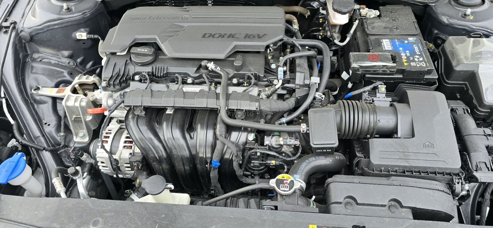 Hyundai Elantra - фото 3