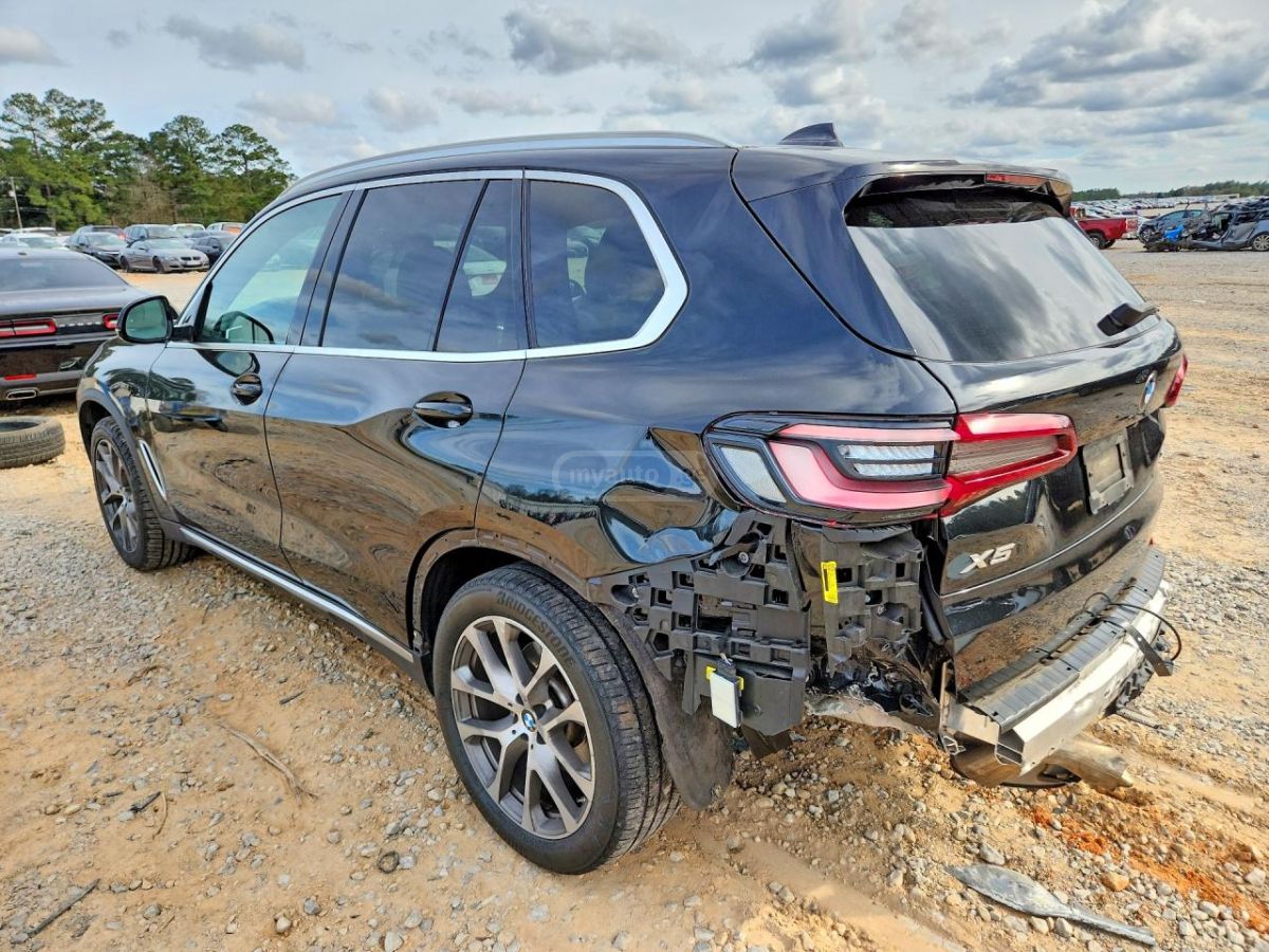 BMW X5 - фото 2