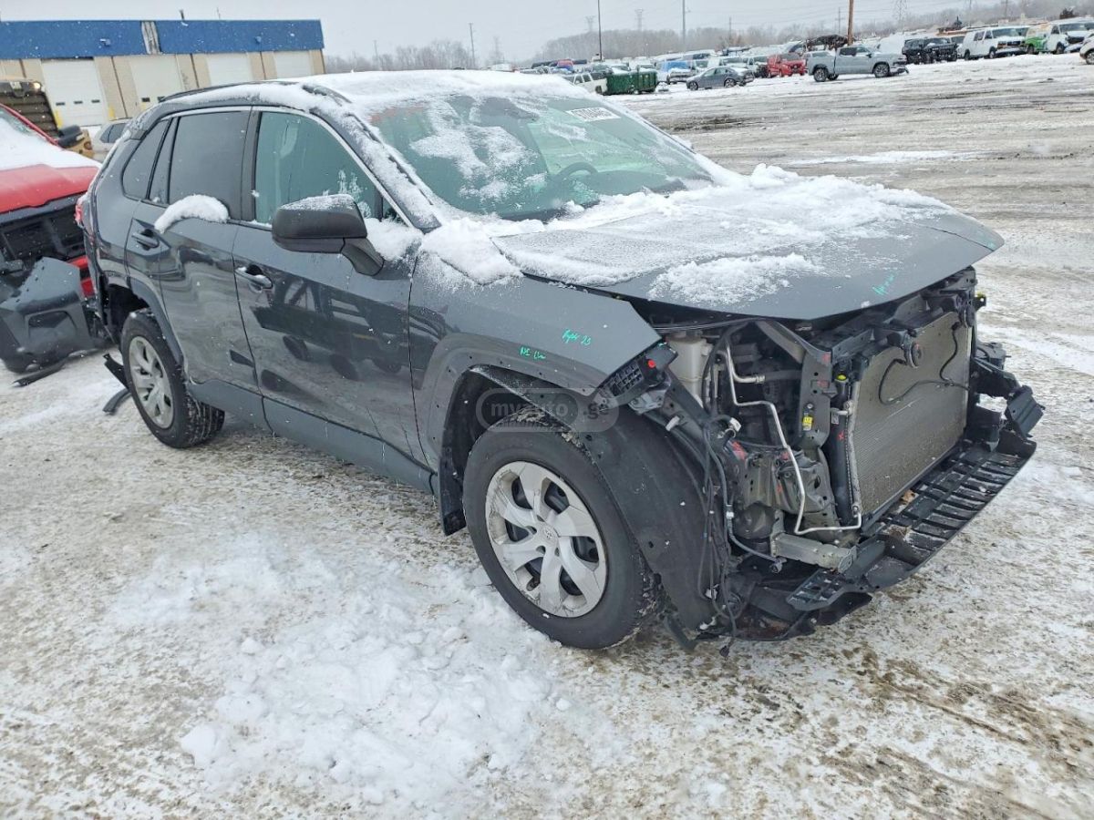 Toyota Rav 4 - фото 1