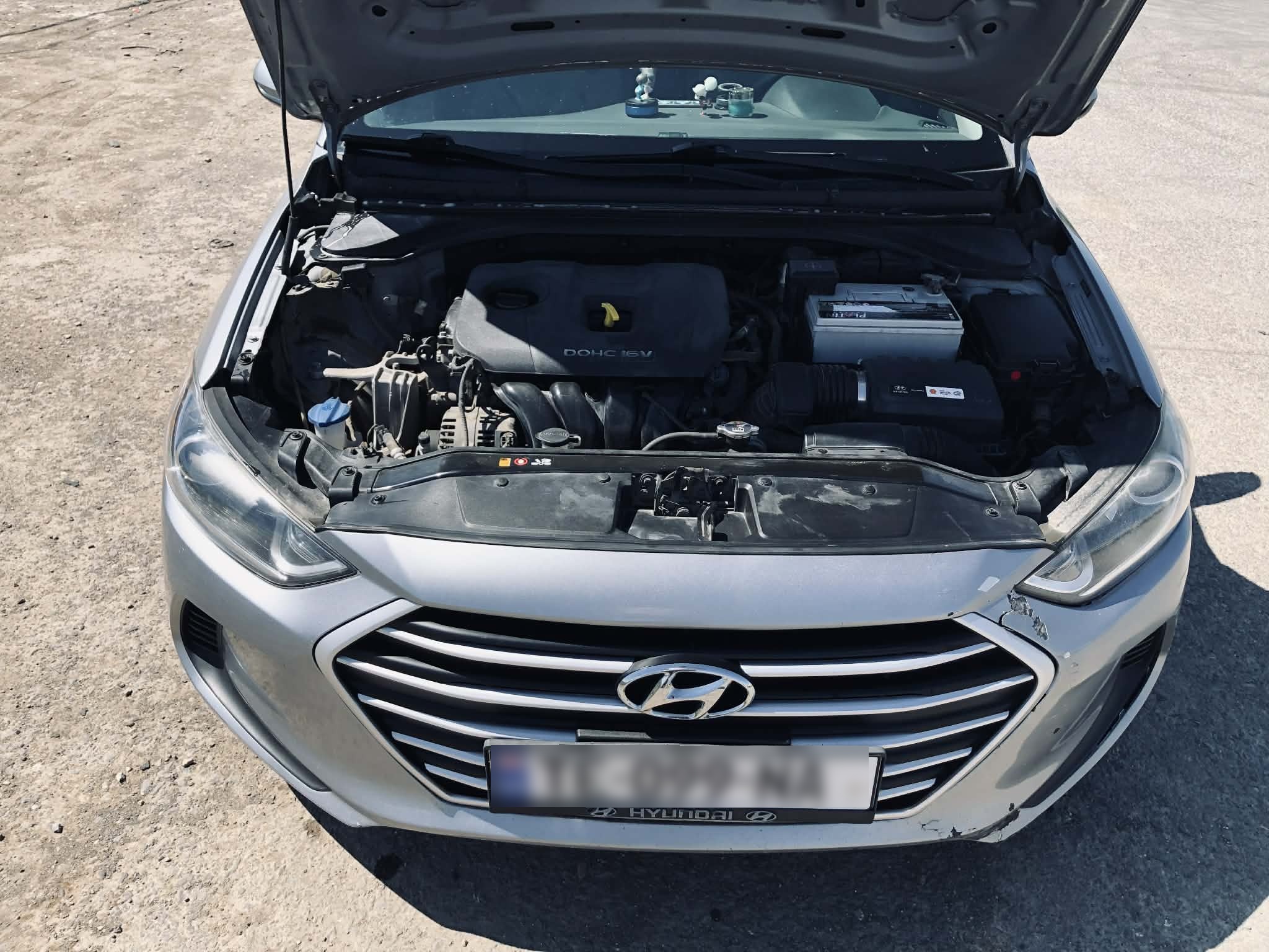 Hyundai Elantra - фото 1