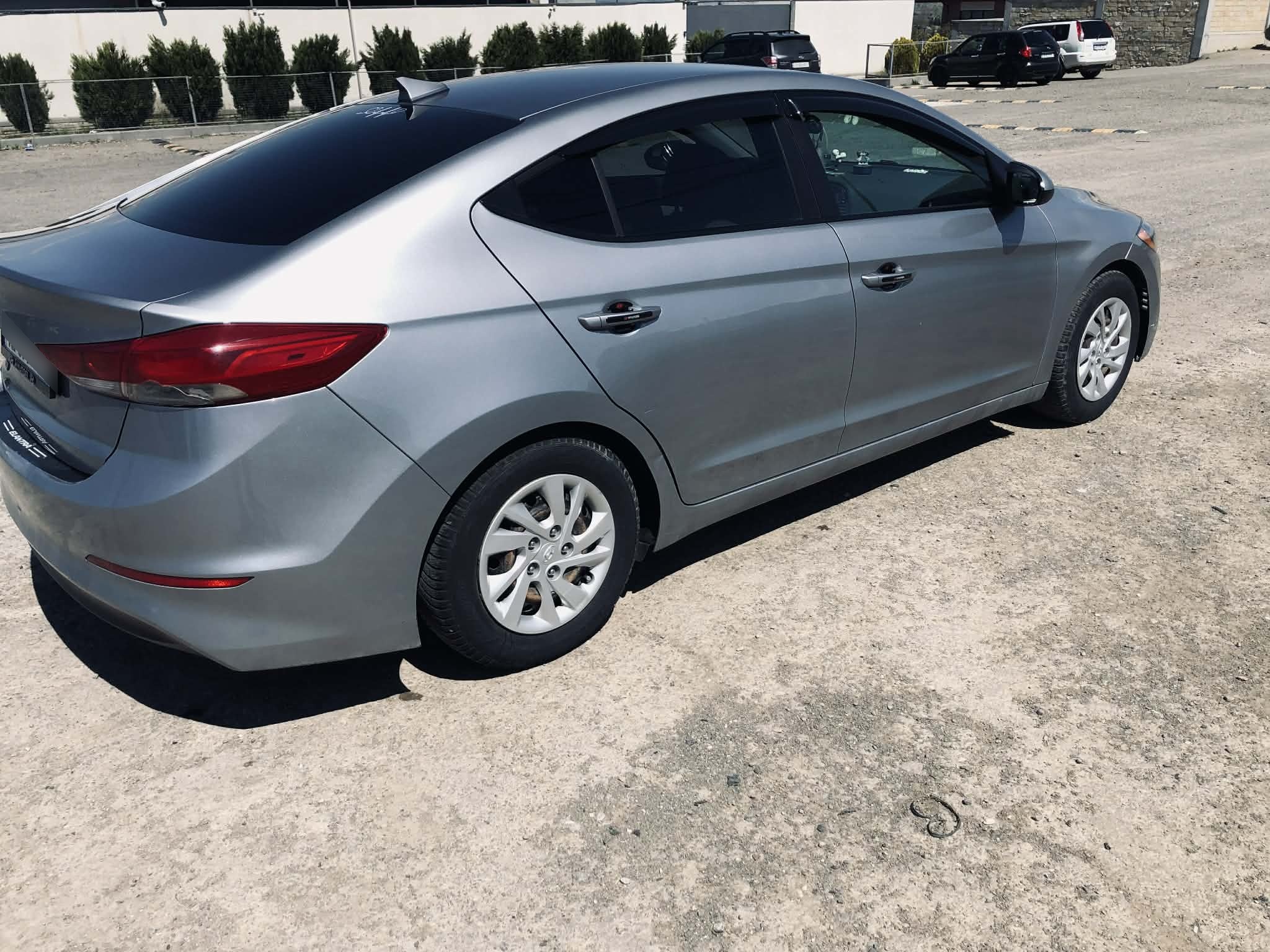 Hyundai Elantra - фото 2