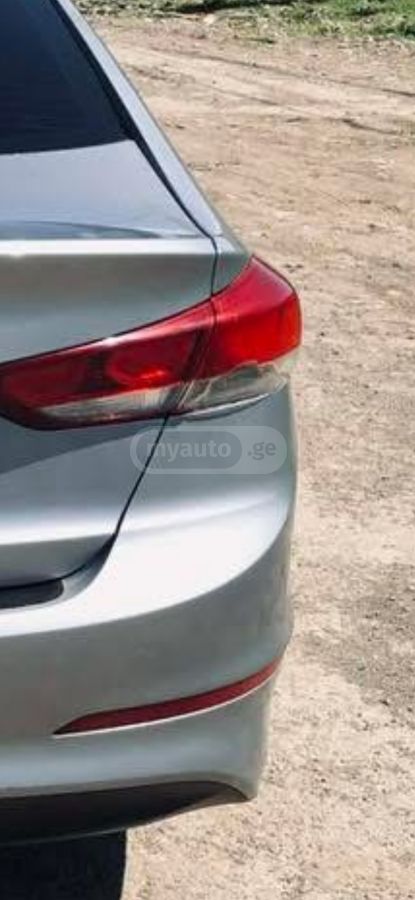 Hyundai Elantra - фото 8