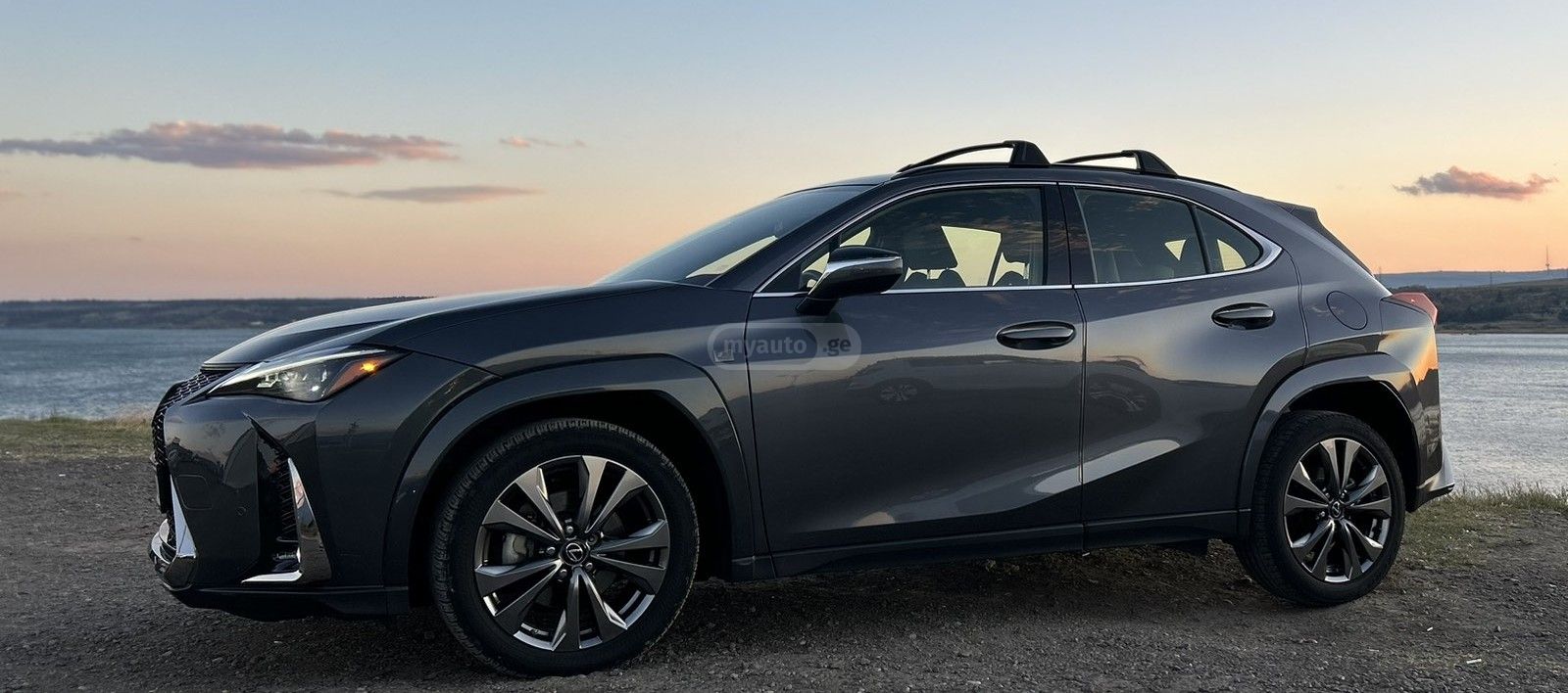 Lexus UX 250 h - фото 9
