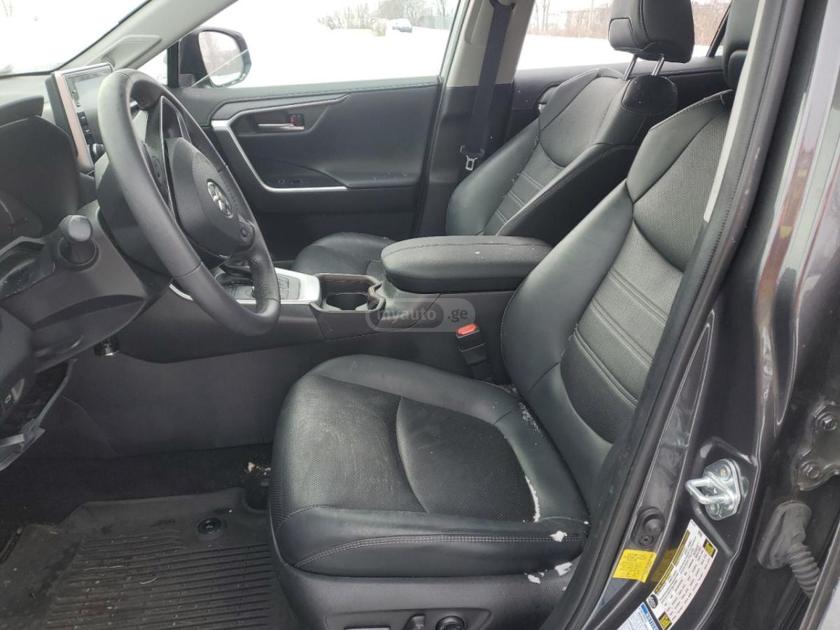 Toyota RAV 4 - фото 7